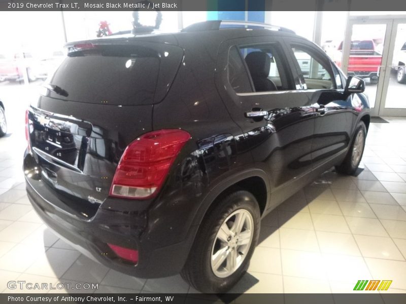 Mosaic Black Metallic / Jet Black 2019 Chevrolet Trax LT