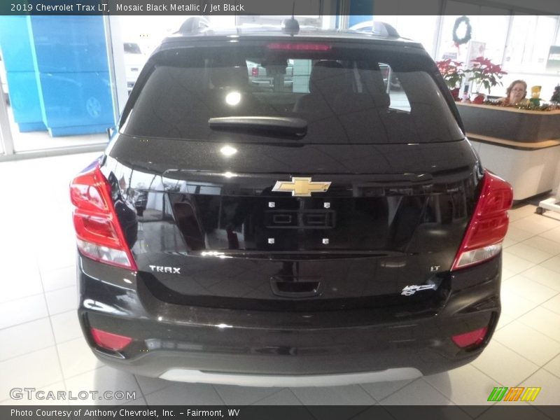 Mosaic Black Metallic / Jet Black 2019 Chevrolet Trax LT