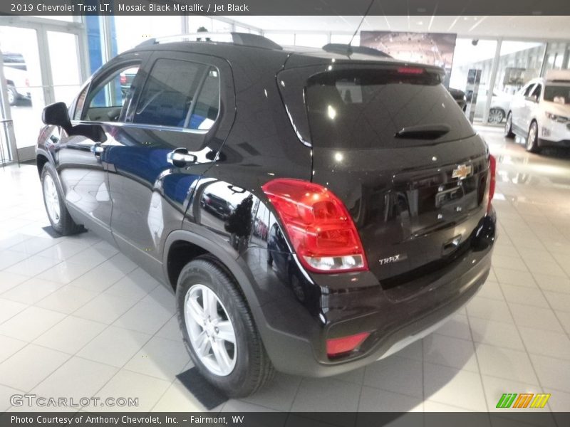 Mosaic Black Metallic / Jet Black 2019 Chevrolet Trax LT