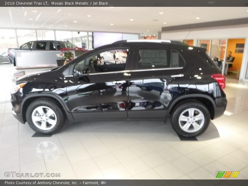 Mosaic Black Metallic / Jet Black 2019 Chevrolet Trax LT