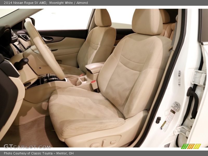 Moonlight White / Almond 2014 Nissan Rogue SV AWD