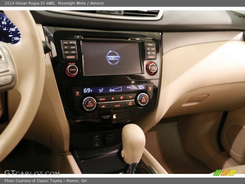 Moonlight White / Almond 2014 Nissan Rogue SV AWD