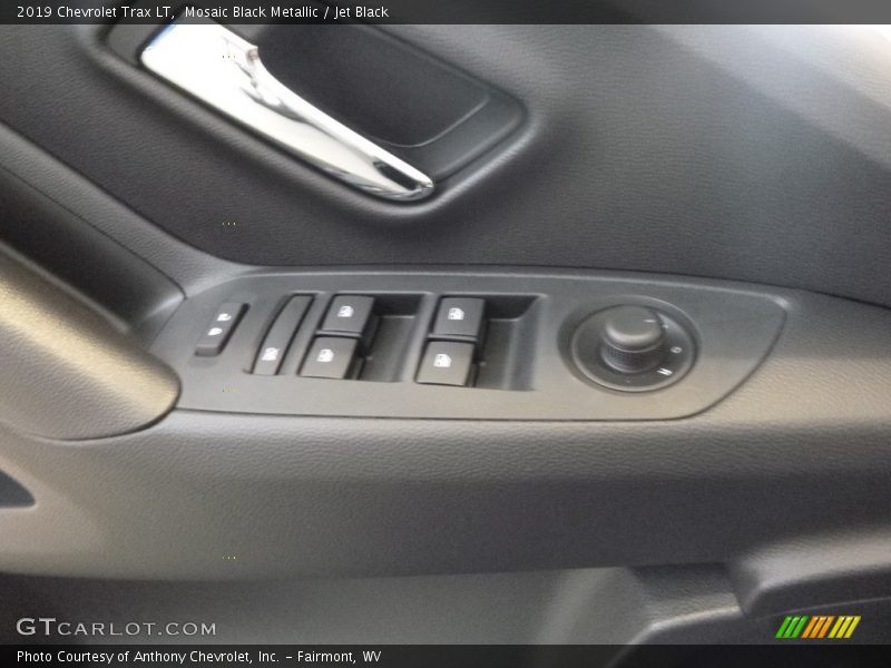 Mosaic Black Metallic / Jet Black 2019 Chevrolet Trax LT