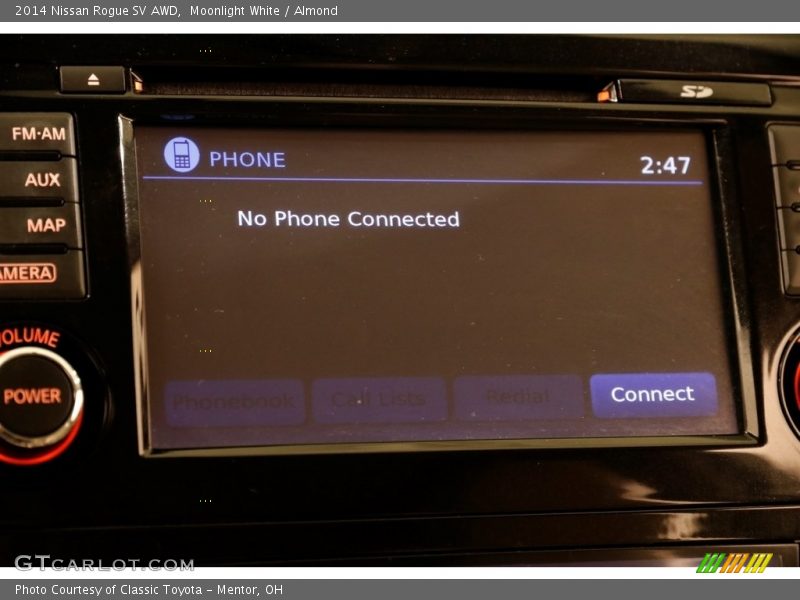 Moonlight White / Almond 2014 Nissan Rogue SV AWD
