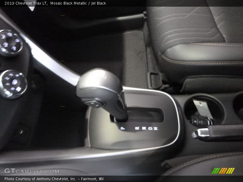 Mosaic Black Metallic / Jet Black 2019 Chevrolet Trax LT