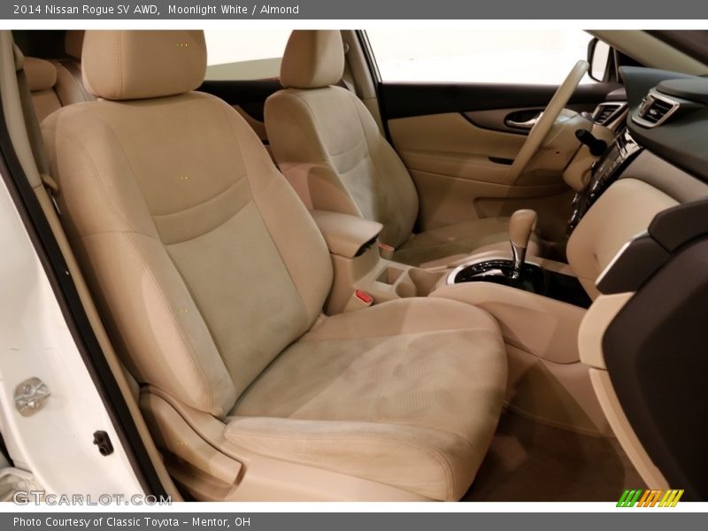 Moonlight White / Almond 2014 Nissan Rogue SV AWD