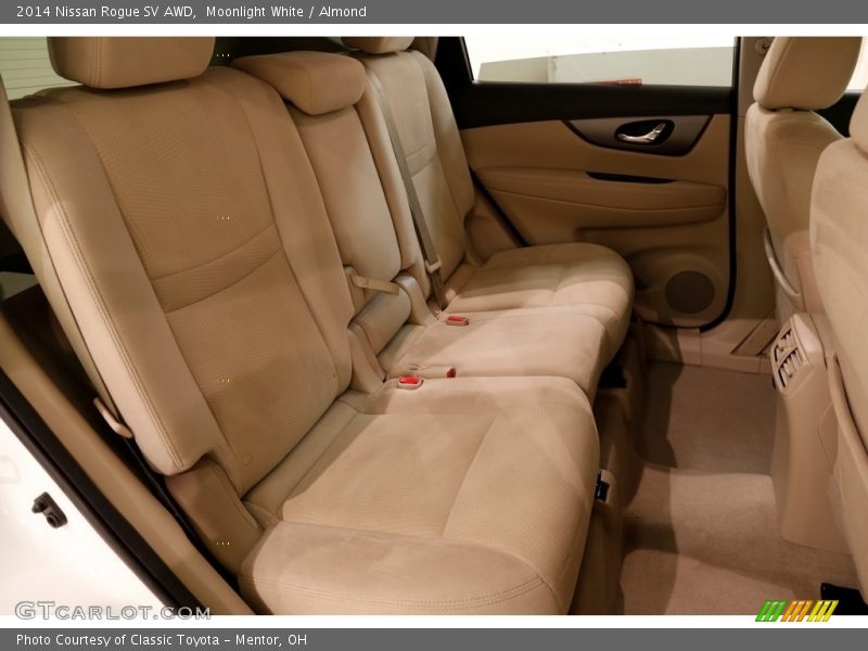 Moonlight White / Almond 2014 Nissan Rogue SV AWD