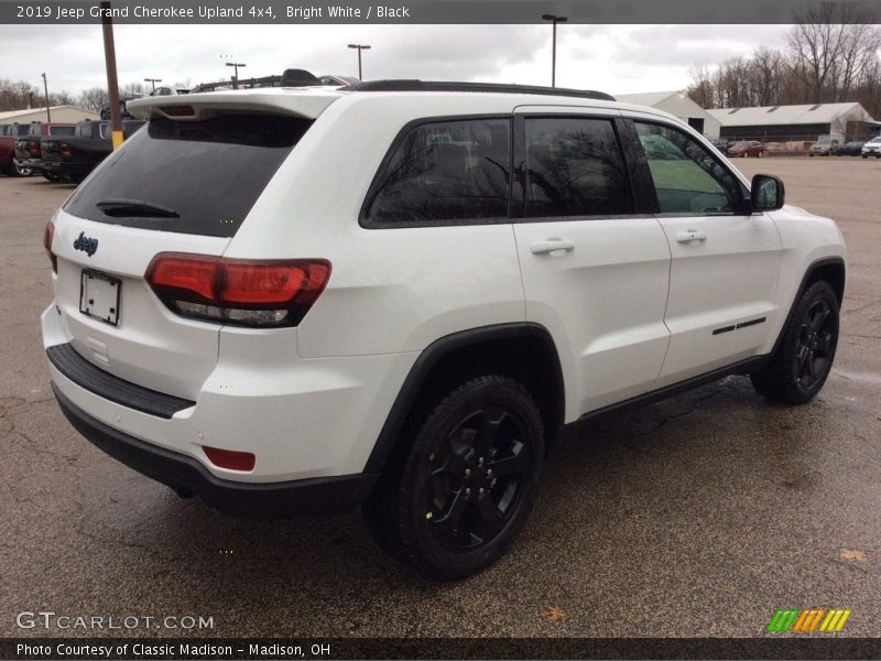 Bright White / Black 2019 Jeep Grand Cherokee Upland 4x4