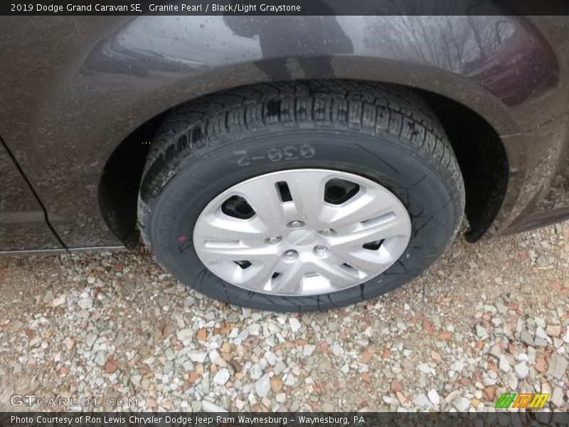 Granite Pearl / Black/Light Graystone 2019 Dodge Grand Caravan SE