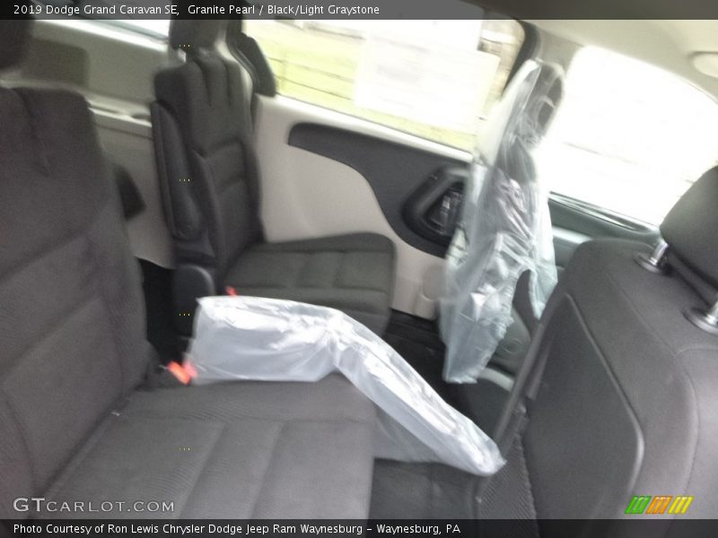 Granite Pearl / Black/Light Graystone 2019 Dodge Grand Caravan SE