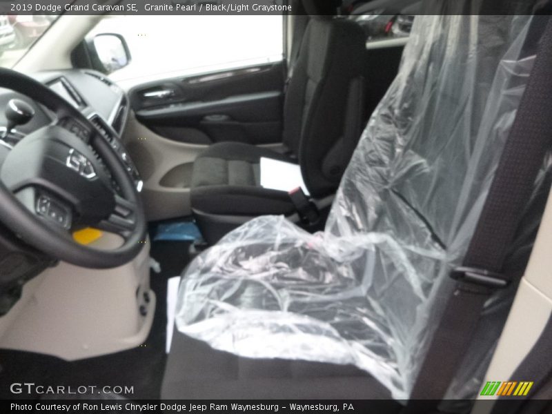 Granite Pearl / Black/Light Graystone 2019 Dodge Grand Caravan SE