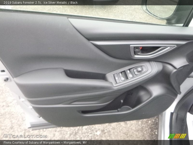Ice Silver Metallic / Black 2019 Subaru Forester 2.5i