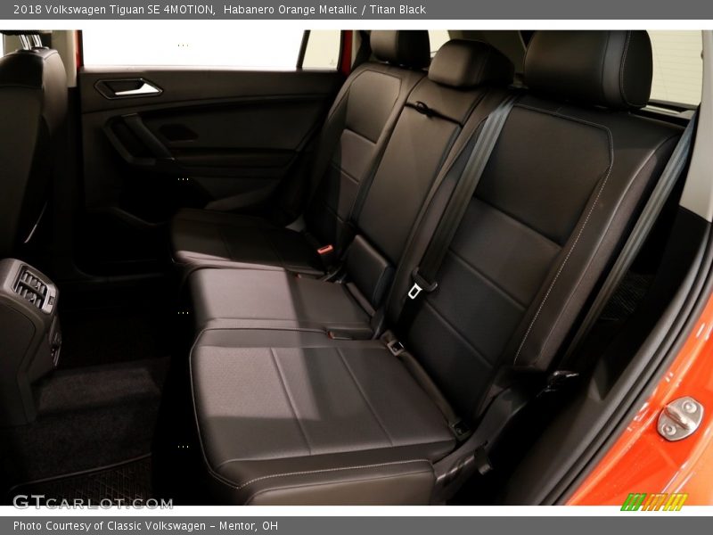 Habanero Orange Metallic / Titan Black 2018 Volkswagen Tiguan SE 4MOTION