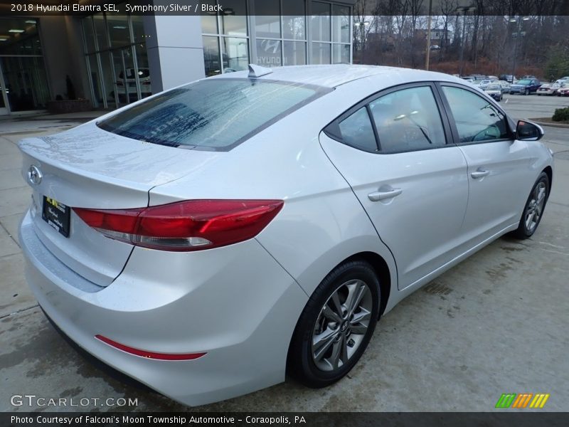 Symphony Silver / Black 2018 Hyundai Elantra SEL