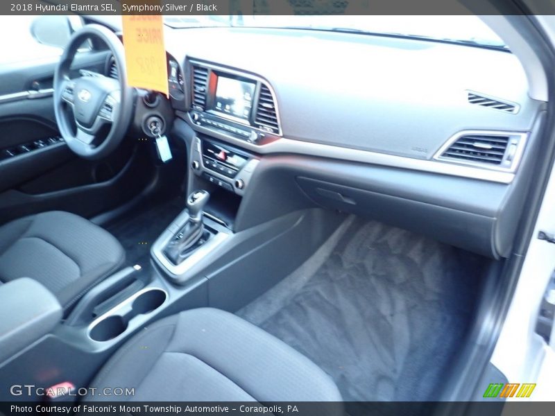Symphony Silver / Black 2018 Hyundai Elantra SEL