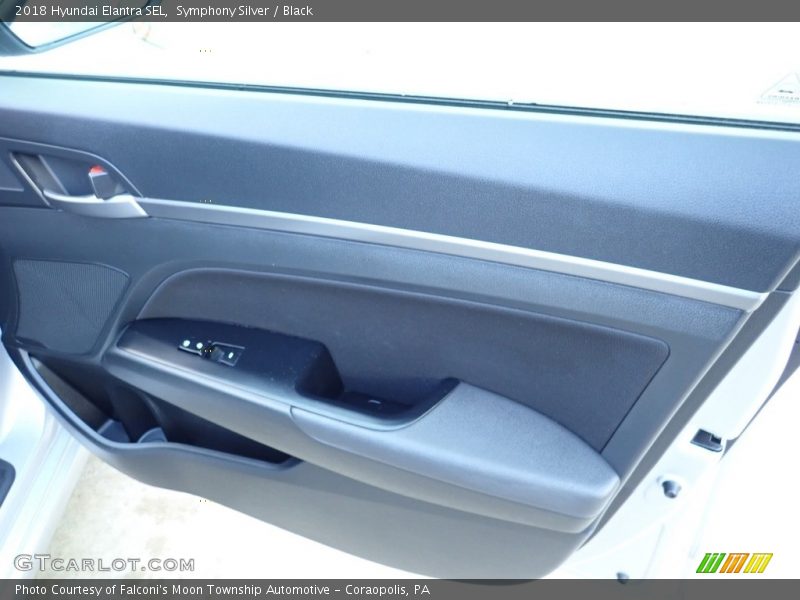 Symphony Silver / Black 2018 Hyundai Elantra SEL