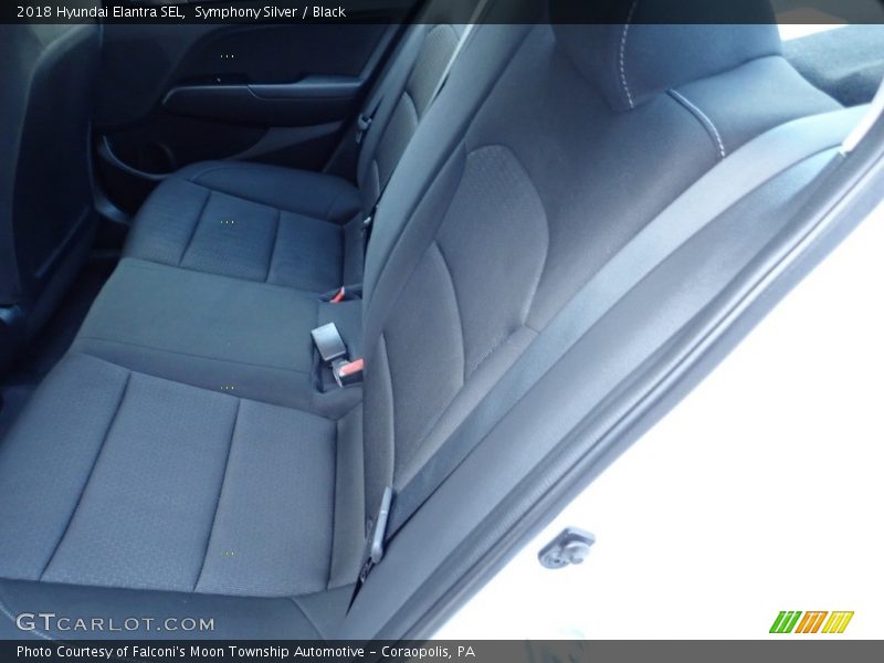Symphony Silver / Black 2018 Hyundai Elantra SEL