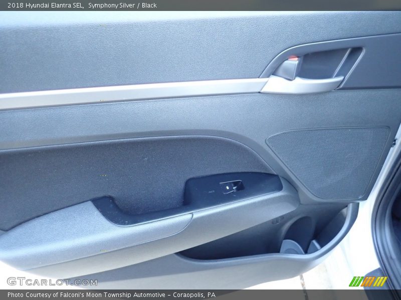 Symphony Silver / Black 2018 Hyundai Elantra SEL