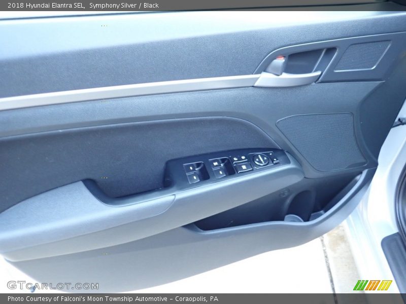 Symphony Silver / Black 2018 Hyundai Elantra SEL