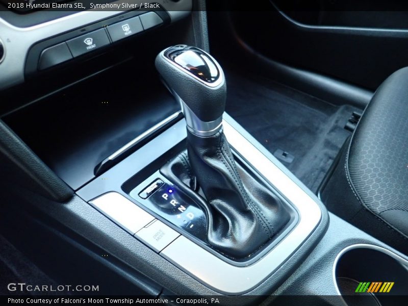 Symphony Silver / Black 2018 Hyundai Elantra SEL