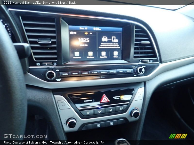 Symphony Silver / Black 2018 Hyundai Elantra SEL