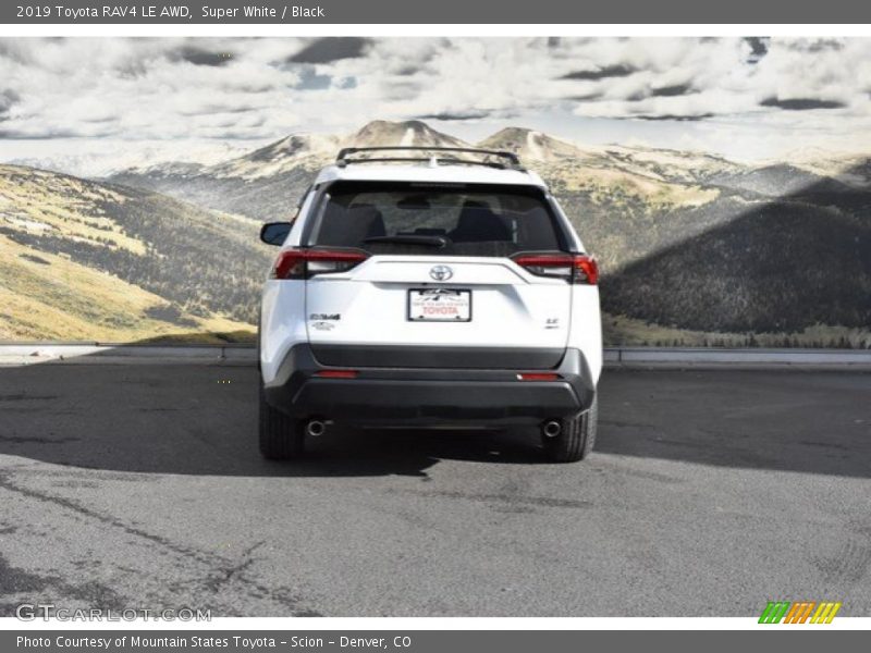 Super White / Black 2019 Toyota RAV4 LE AWD