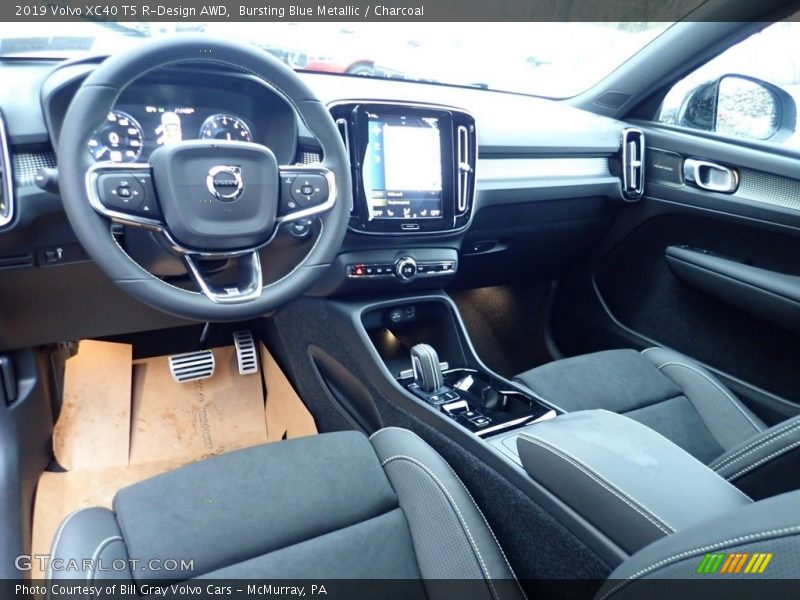 2019 XC40 T5 R-Design AWD Charcoal Interior