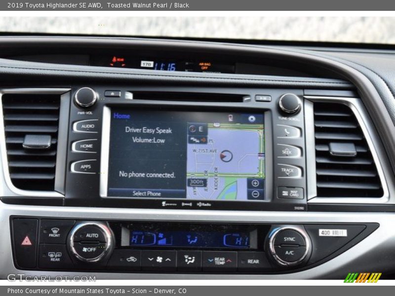 Toasted Walnut Pearl / Black 2019 Toyota Highlander SE AWD