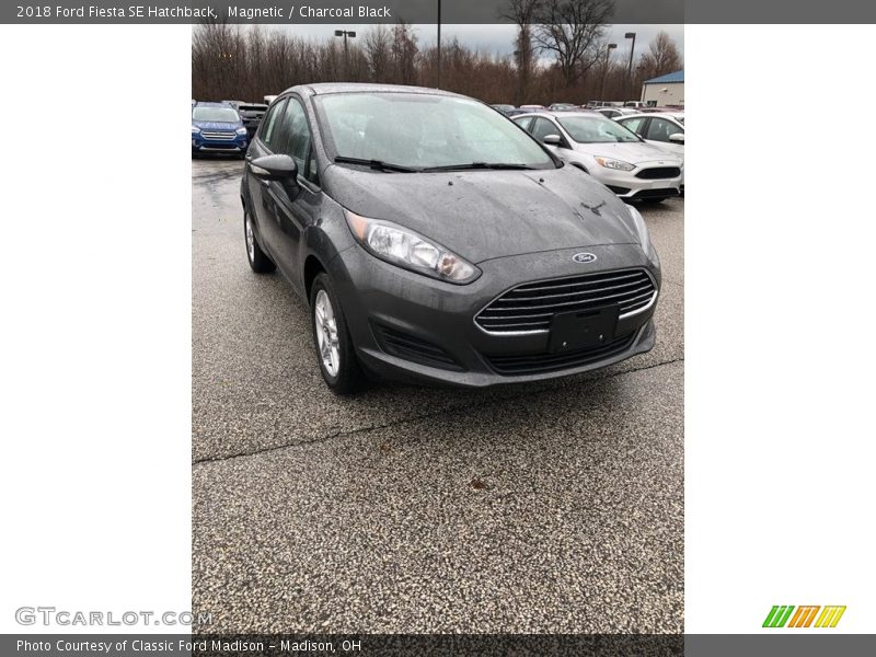Magnetic / Charcoal Black 2018 Ford Fiesta SE Hatchback