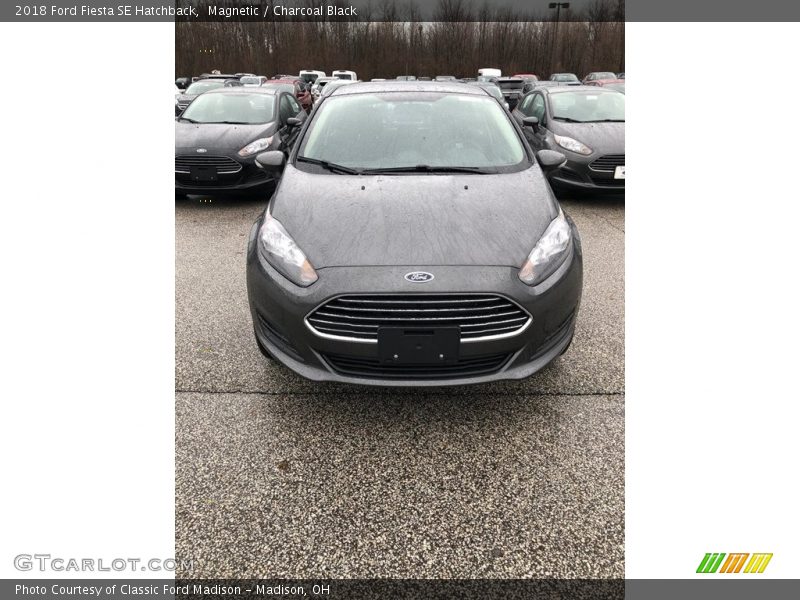 Magnetic / Charcoal Black 2018 Ford Fiesta SE Hatchback