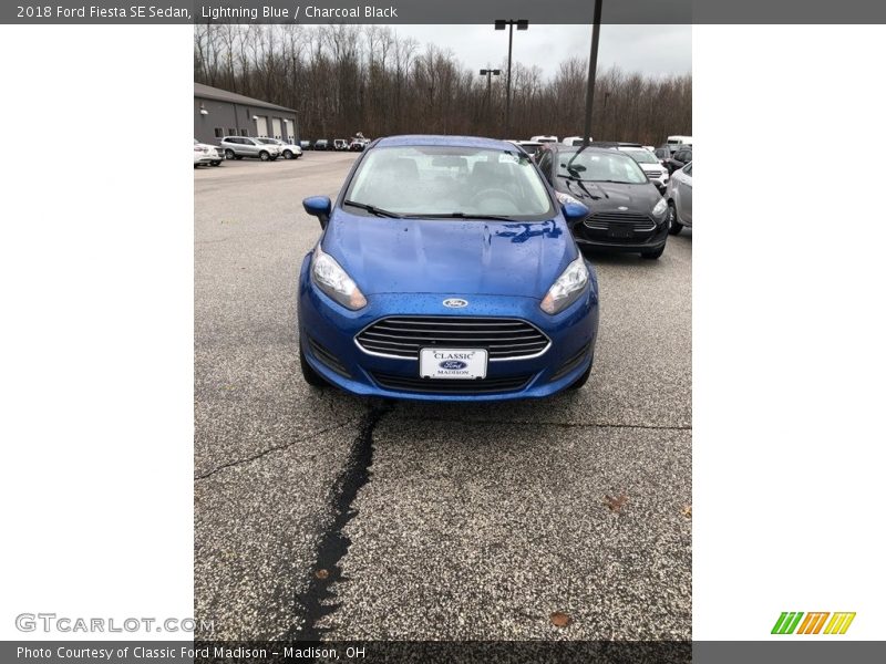 Lightning Blue / Charcoal Black 2018 Ford Fiesta SE Sedan