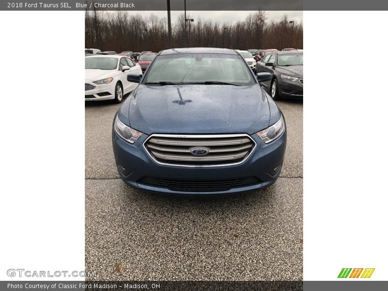 Blue / Charcoal Black 2018 Ford Taurus SEL