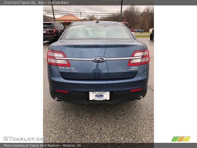 Blue / Charcoal Black 2018 Ford Taurus SEL