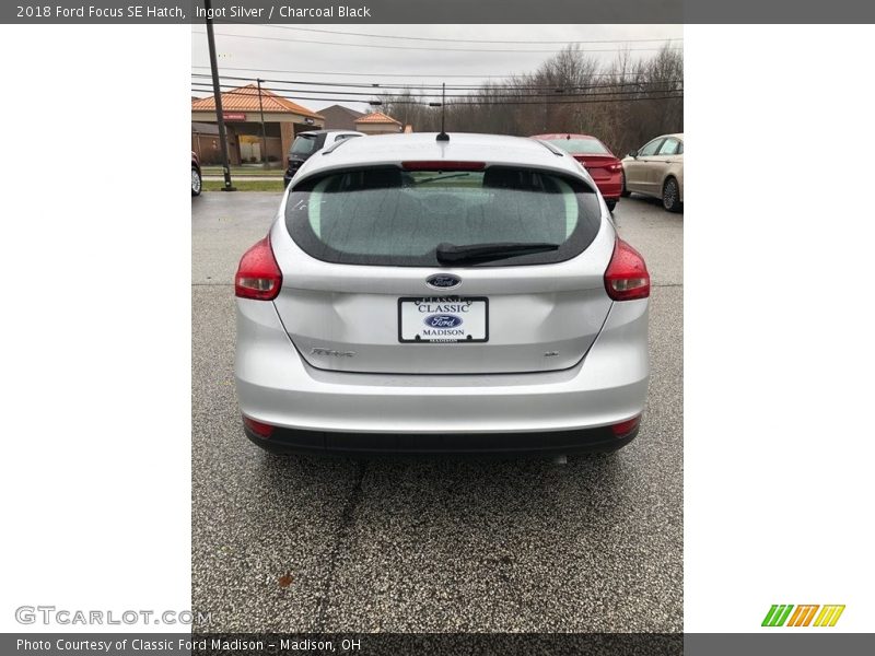 Ingot Silver / Charcoal Black 2018 Ford Focus SE Hatch