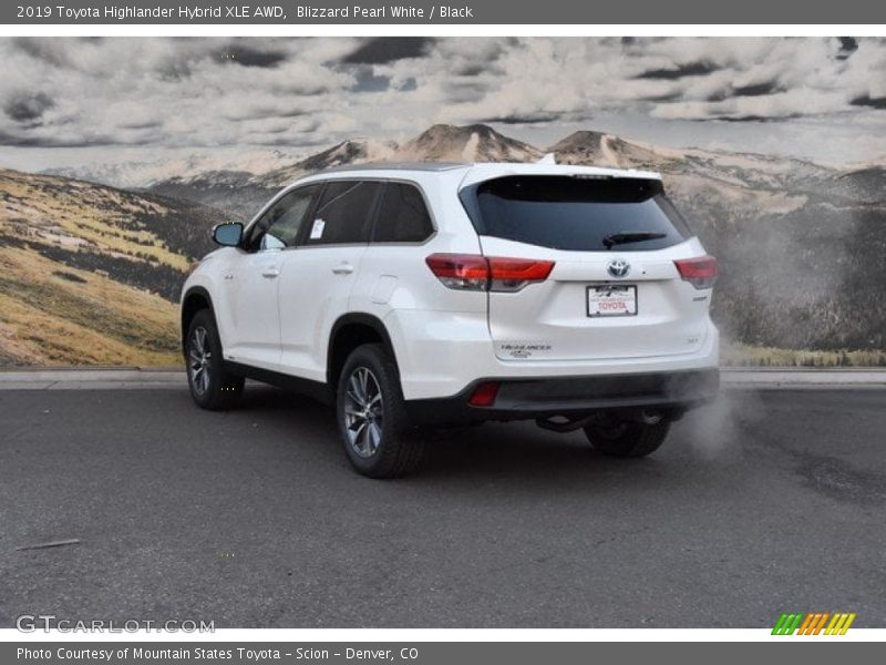 Blizzard Pearl White / Black 2019 Toyota Highlander Hybrid XLE AWD