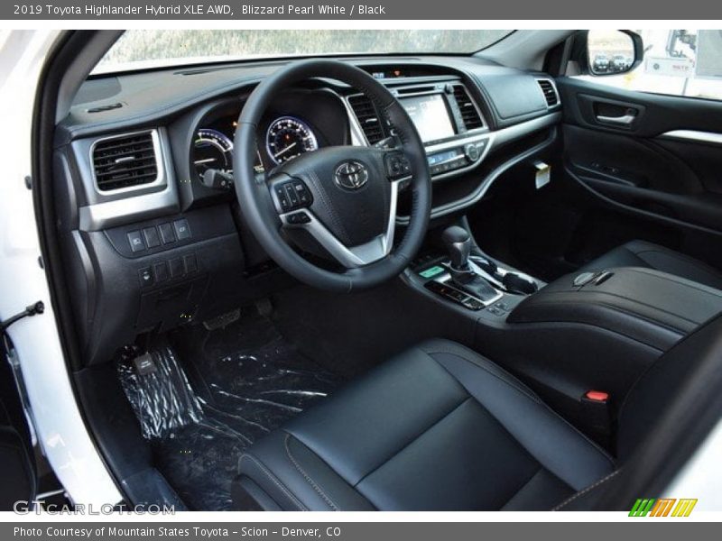 Blizzard Pearl White / Black 2019 Toyota Highlander Hybrid XLE AWD