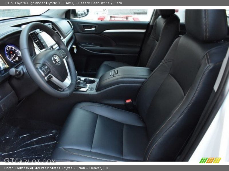 Blizzard Pearl White / Black 2019 Toyota Highlander Hybrid XLE AWD