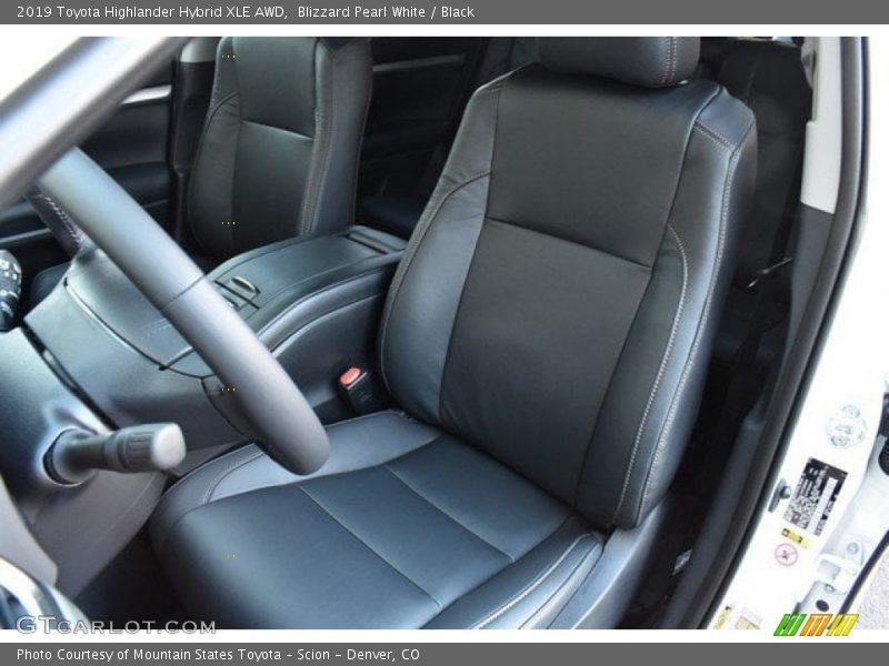 Blizzard Pearl White / Black 2019 Toyota Highlander Hybrid XLE AWD