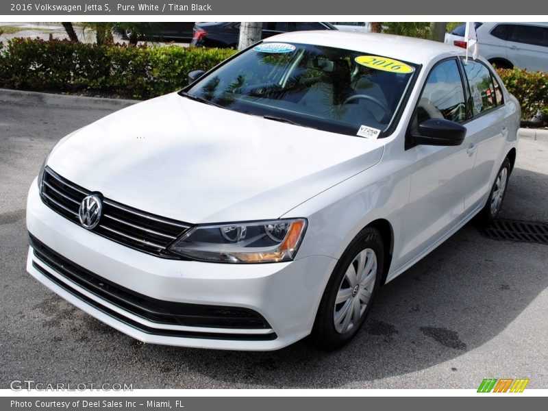 Pure White / Titan Black 2016 Volkswagen Jetta S