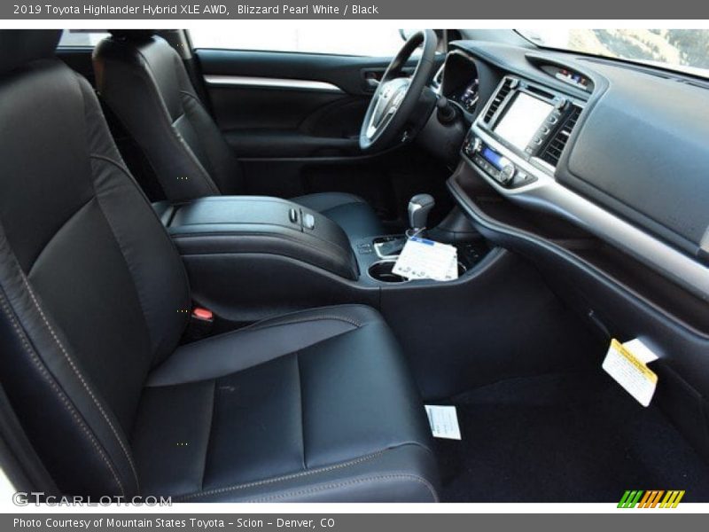 Blizzard Pearl White / Black 2019 Toyota Highlander Hybrid XLE AWD