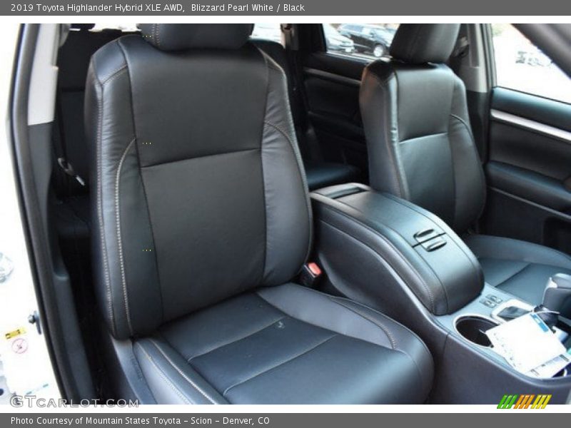 Blizzard Pearl White / Black 2019 Toyota Highlander Hybrid XLE AWD