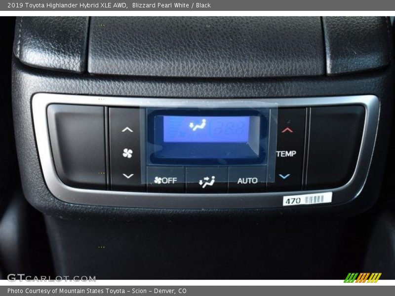 Blizzard Pearl White / Black 2019 Toyota Highlander Hybrid XLE AWD