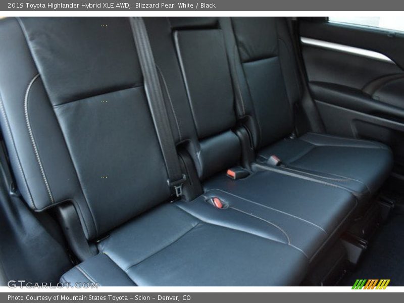 Blizzard Pearl White / Black 2019 Toyota Highlander Hybrid XLE AWD