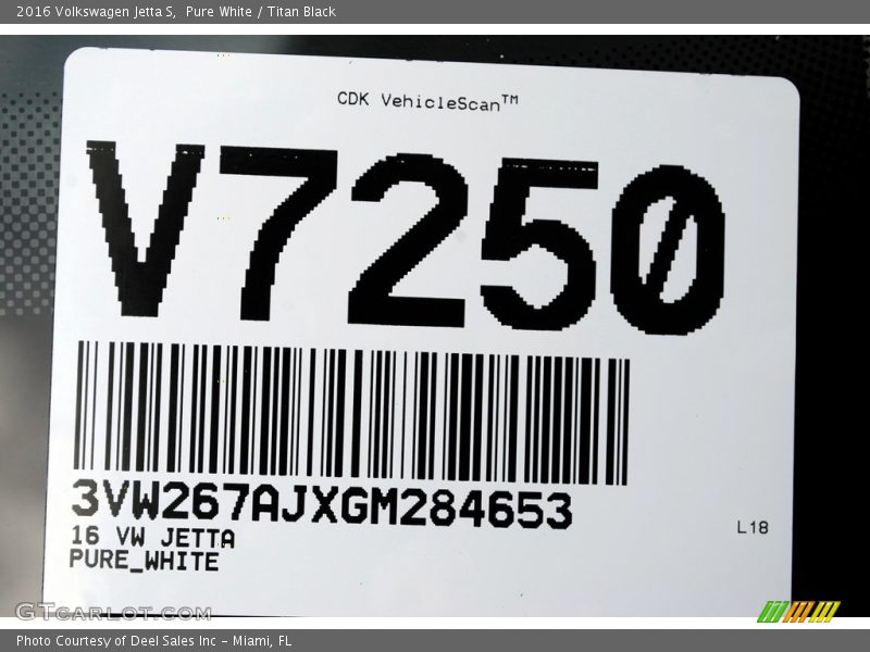 Pure White / Titan Black 2016 Volkswagen Jetta S
