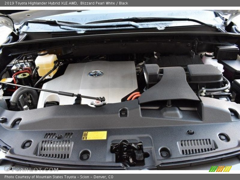 Blizzard Pearl White / Black 2019 Toyota Highlander Hybrid XLE AWD