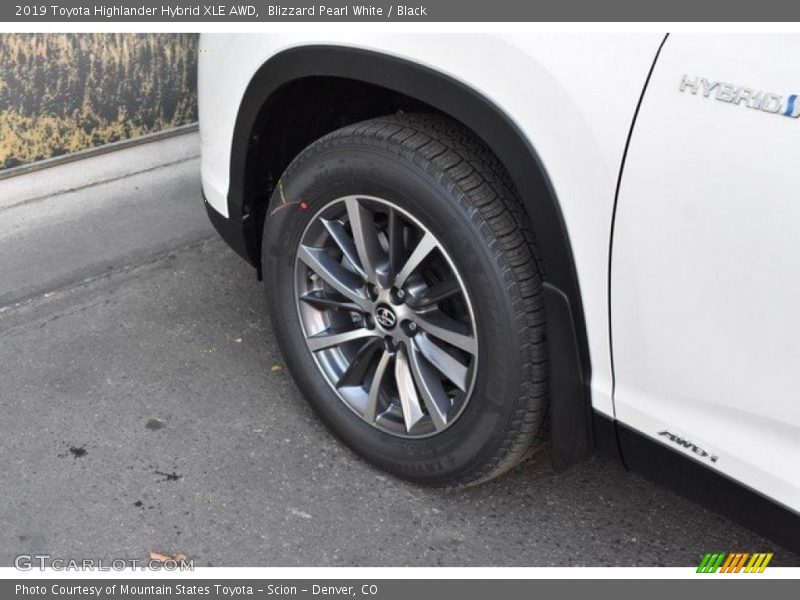 Blizzard Pearl White / Black 2019 Toyota Highlander Hybrid XLE AWD