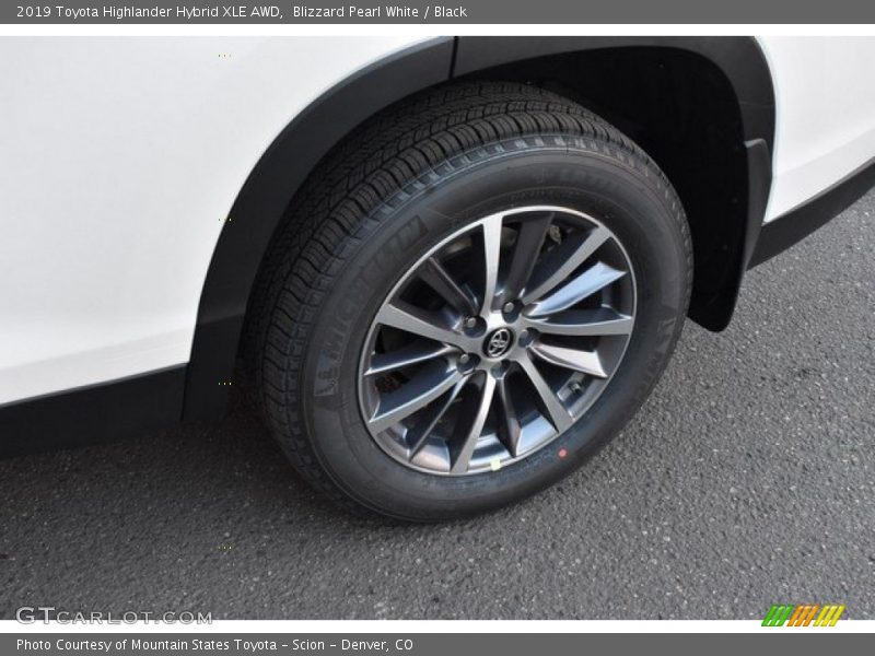 Blizzard Pearl White / Black 2019 Toyota Highlander Hybrid XLE AWD