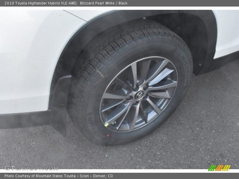Blizzard Pearl White / Black 2019 Toyota Highlander Hybrid XLE AWD