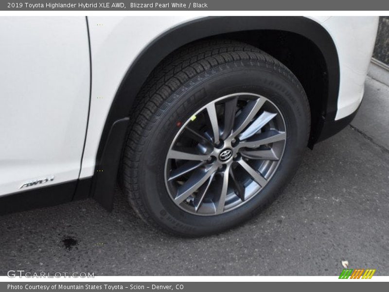 Blizzard Pearl White / Black 2019 Toyota Highlander Hybrid XLE AWD