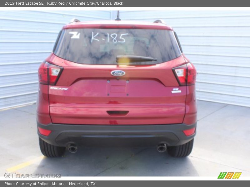 Ruby Red / Chromite Gray/Charcoal Black 2019 Ford Escape SE